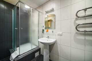 Отель Комплекс Комфорт Минск Апартаменты-студио с 2 односпальными кроватями и мини-кухней-4